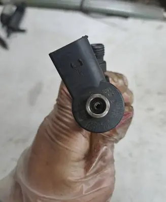 BMW 5 E60 E61 Fuel injector 0986435084