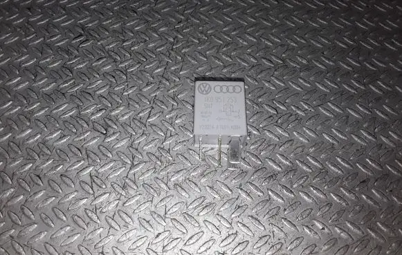 Volkswagen Golf V Other relay 1K0951253