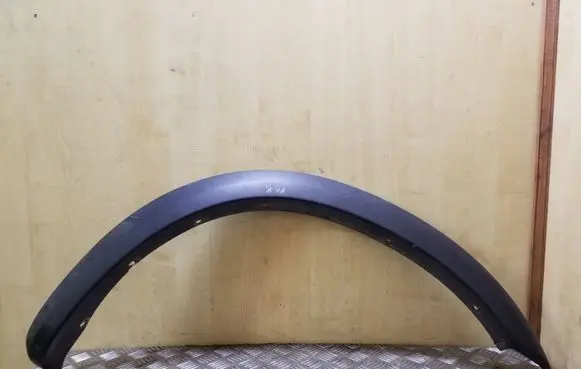 Opel Frontera B Front arch trim 