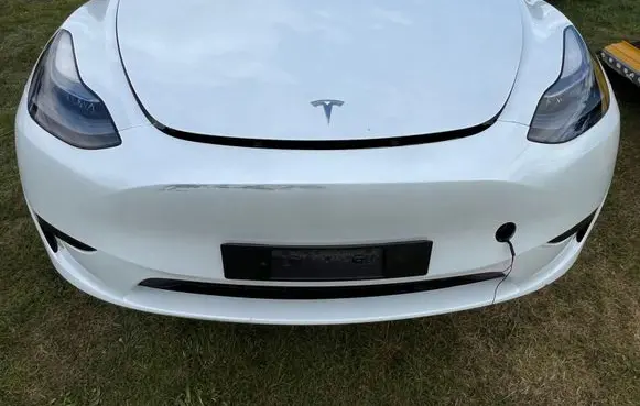 Tesla Model S Front quarter panel 