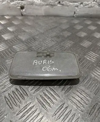 Toyota Auris 150 Front seat light