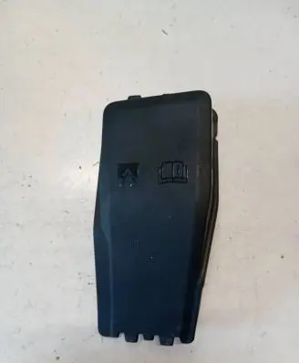 Volvo V60 Fuse box cover 31337340