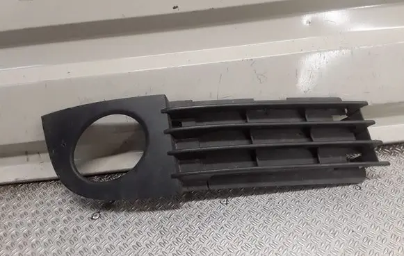 Audi A6 S6 C5 4B Front fog light trim/grill 4B0807628