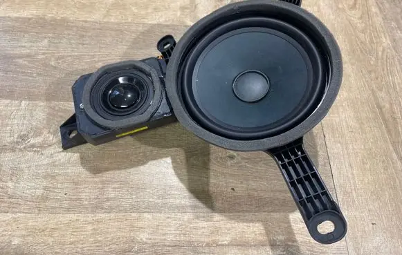 Jaguar F-Type Subwoofer speaker EX5318808BC 13927F1 EAK20B81AR