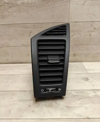 Hyundai i40 Dashboard side air vent grill/cover trim 