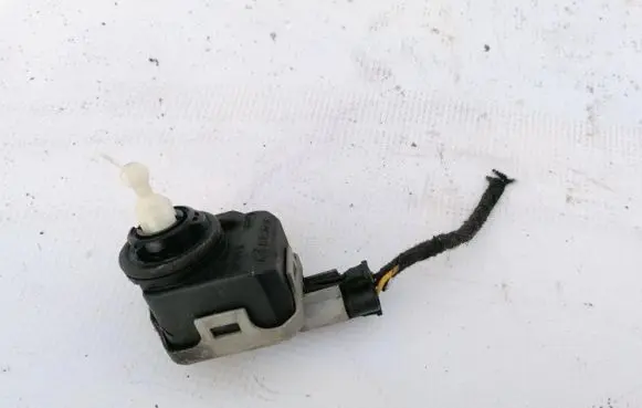 Opel Astra G Headlight level adjustment motor 90590665