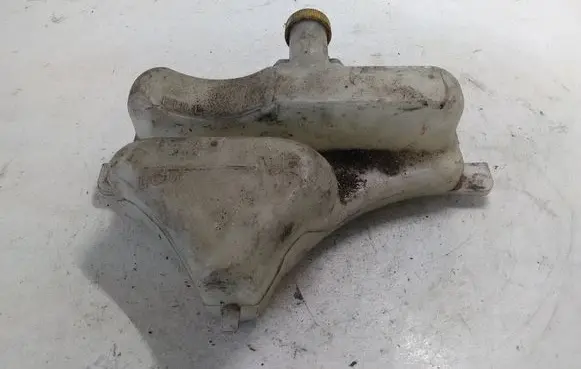 Mazda 6 Coolant expansion tank/reservoir 