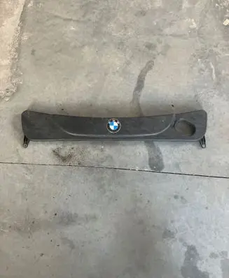 Engine cover (trim)