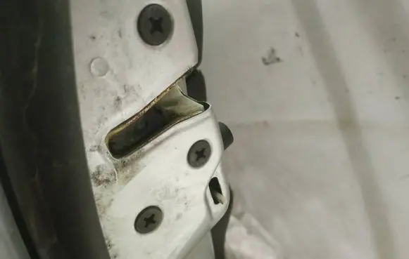 Mazda 6 Rear door lock