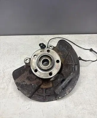 Front wheel hub spindle knuckle