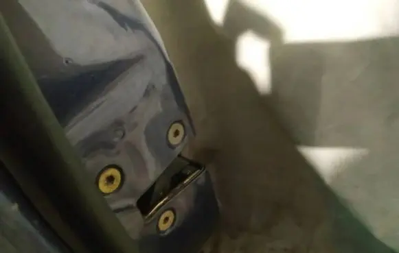 Mitsubishi Carisma Front door lock