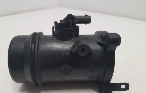 BMW 5 F10 F11 Mass air flow meter 11618519492 11884414
