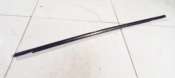 Nissan Tiida C11 Front door glass trim molding 