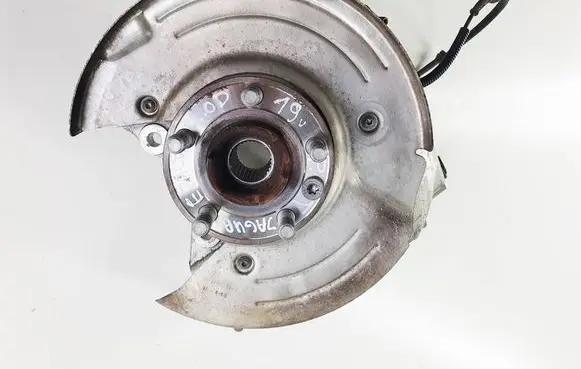 Rear wheel hub spindle/knuckle