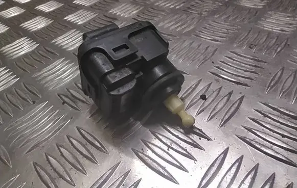 Headlight level adjustment motor