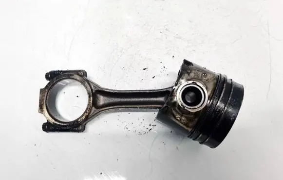 Volkswagen PASSAT B5.5 Piston with connecting rod