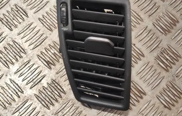 Volvo XC90 Dashboard air vent grill cover trim 3409398