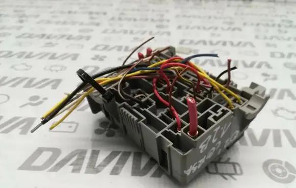 Opel Corsa D Fuse module 09115141