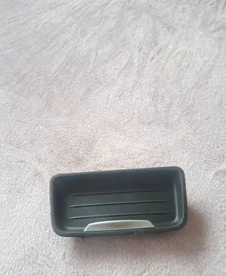 Cup holder front