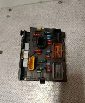 Peugeot 207 BSM Control unit 9661708180