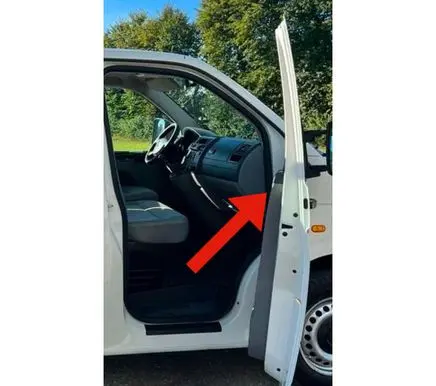 Volkswagen Transporter - Caravelle T5 Front door upper hinge