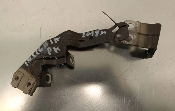 Opel Insignia B Fender mounting bracket