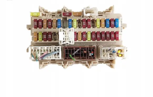 Nissan Navara D23 Fuse module 4KJ0A