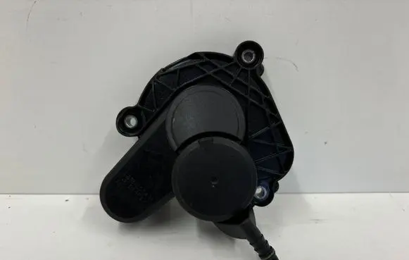 Mercedes-Benz CLS C218 X218 Breather valve A2780100431