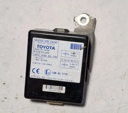 Toyota Corolla Verso AR10 Door control unit/module 897410F010 61B168000 10R021776