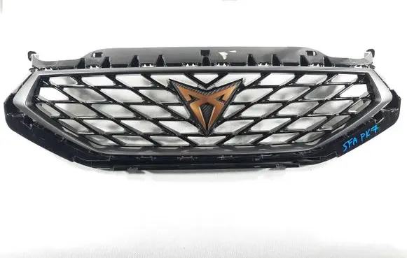 Seat Leon IV Front bumper upper radiator grill