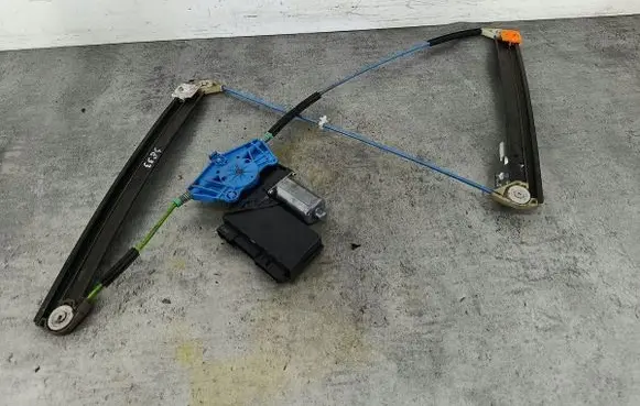 Audi A4 S4 B6 8E 8H Front door window regulator with motor 