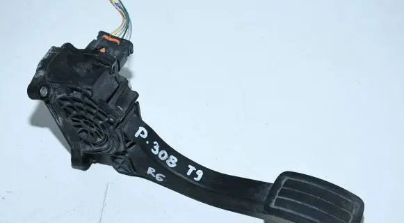 Peugeot 308 Accelerator throttle pedal 9674829180