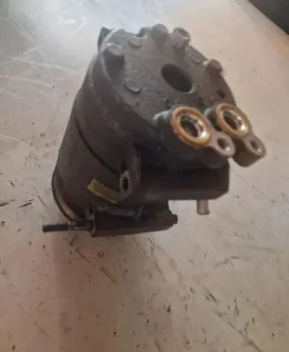 Volvo XC90 Air conditioning (A/C) compressor (pump)