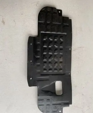 Maserati Levante Other under body part 670102908