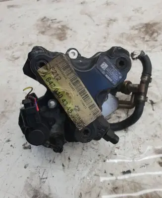Mercedes-Benz E W212 Fuel injection high pressure pump A6420701001 B413030518 0445010245