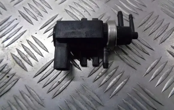 Skoda Fabia Mk1 (6Y) Vacuum valve 1J0906627