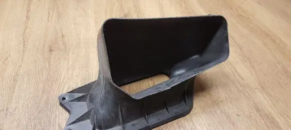 Porsche Macan (95B) Air intake duct part 8K2819904