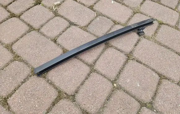 Opel Zafira C Front door rubber seal