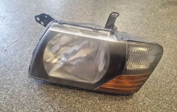 Mitsubishi Pajero Headlight/headlamp
