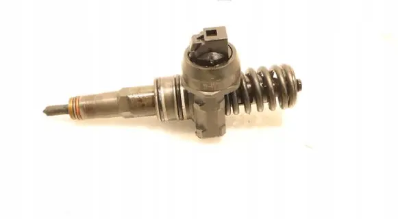 Volkswagen Golf Plus Fuel injector 0414720215
