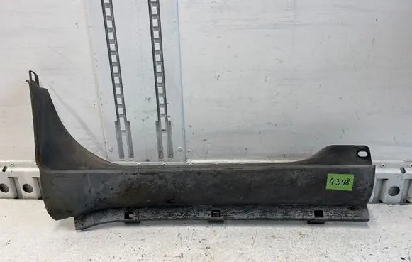 Iveco Daily 4th gen Side skirt front trim 504160334