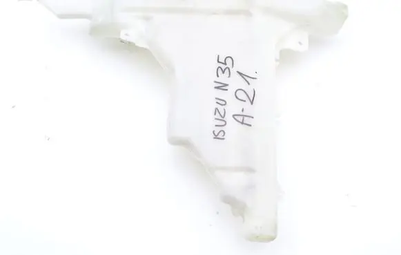 Isuzu N Series Windshield washer fluid reservoir/tank