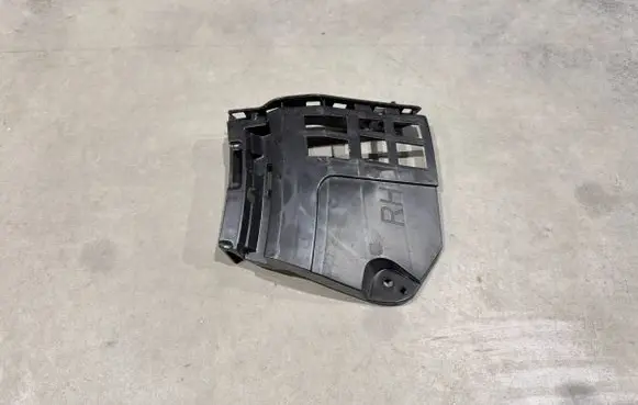 Volvo XC40 Front bumper mounting bracket 31455243