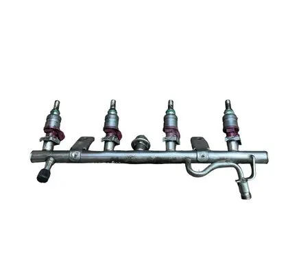 Mercedes-Benz C W203 Fuel main line pipe A2710780023
