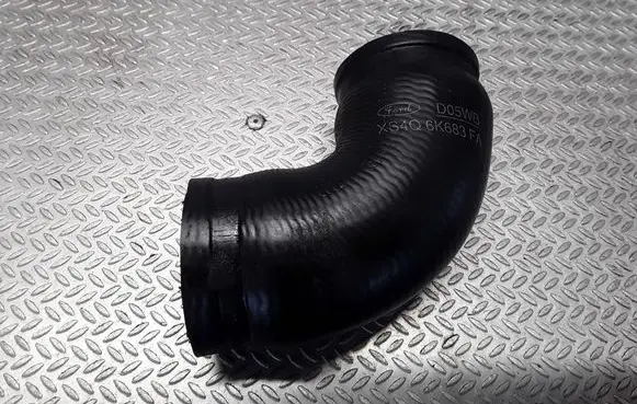 Ford Focus Intercooler hose/pipe XS4Q6K683FA