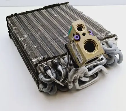 Volkswagen Golf III Air conditioning (A/C) radiator (interior) 1H0820679A