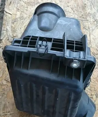 Lancia Thema Air filter box