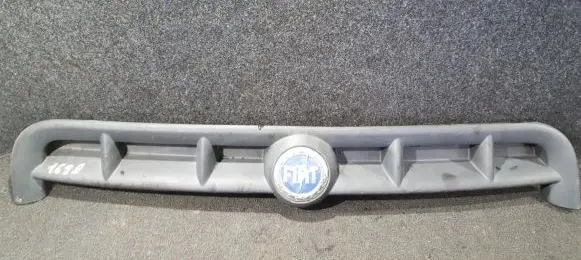 Fiat Doblo Front grill 735268388