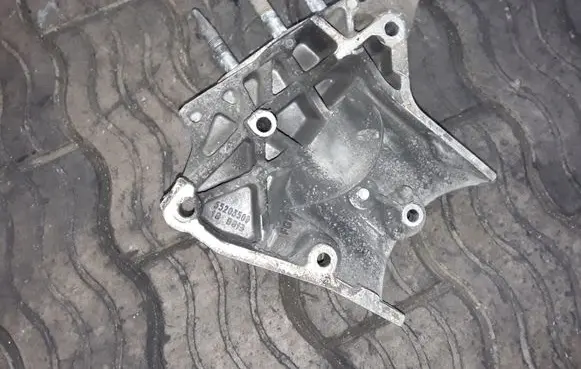 Fiat Sedici Engine mounting bracket 55203509
