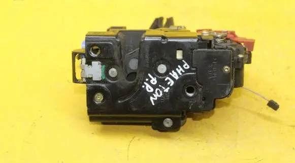 Volkswagen Phaeton Front door lock